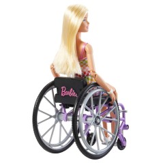 Muñeca Fashionista con Silla de Ruedas Barbie