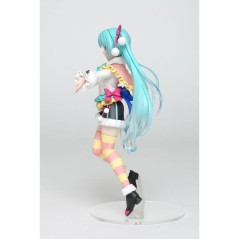 Figura Hatsune Miku Winter Hatsune Miku 18cm en HappyJuguetes.com