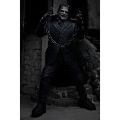 Figura Ultimate Frankenstein Monster Black and White Universal Monsters 18cm sólo 59.95€